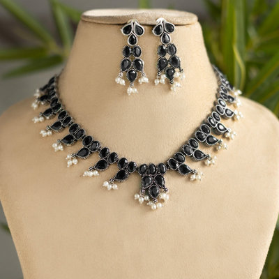 Bahwani Necklace Set