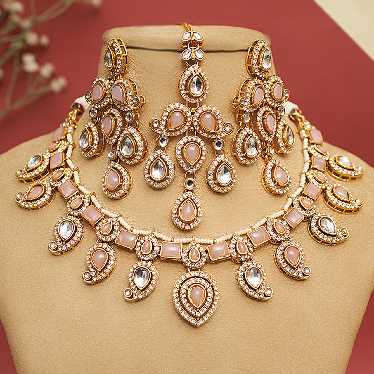 Tritiya Necklace Set