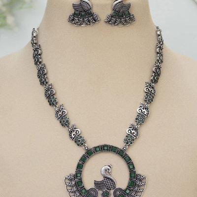 Drivita Necklace Set