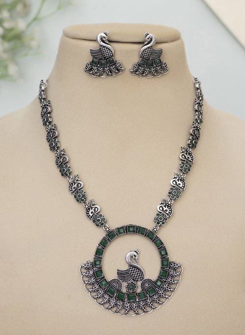 Drivita Necklace Set