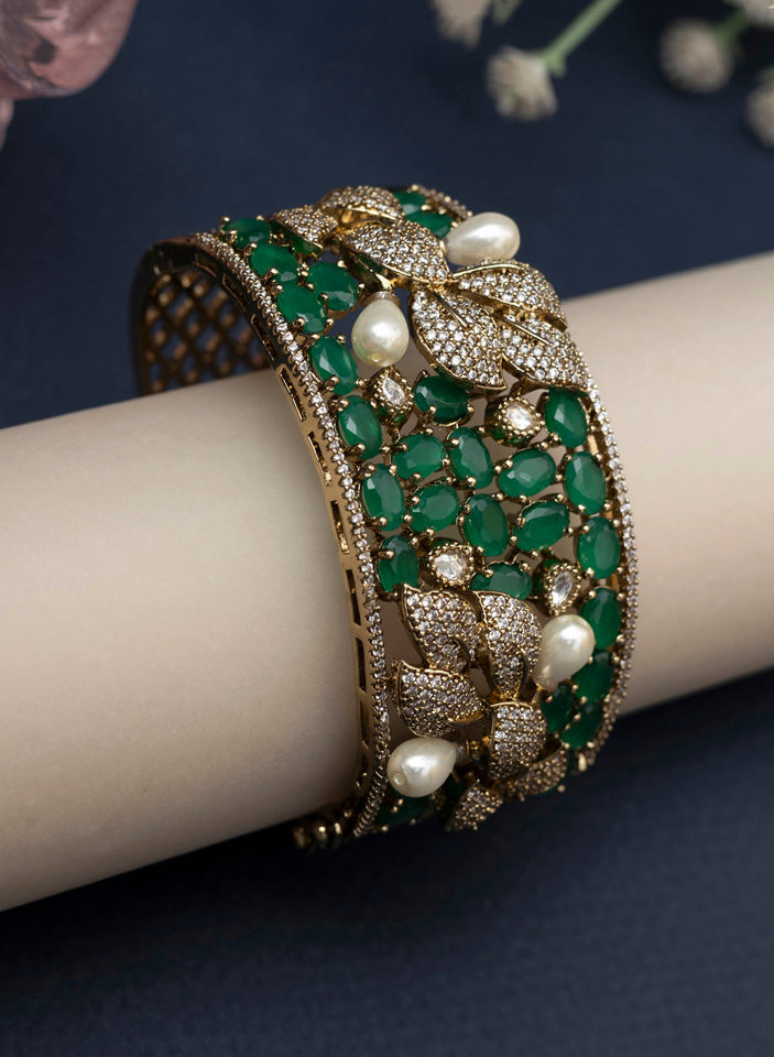 Bangles & Hasli