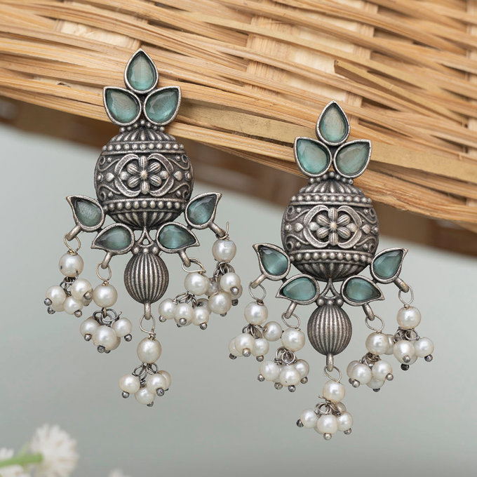 Surveen Earring