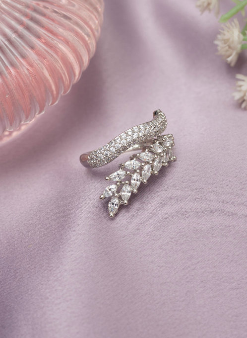 Yuvati Ring