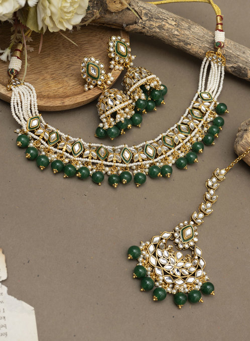 Vridhi Necklace Set with Maangtikka